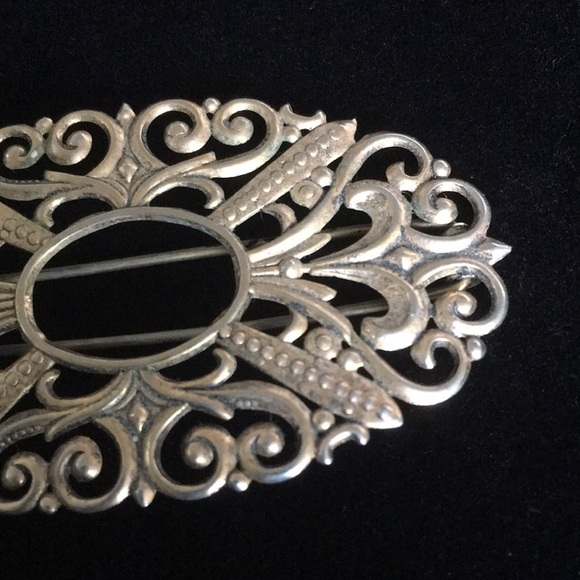 Elegant Vintage Hair Clip - Picture 4 of 12